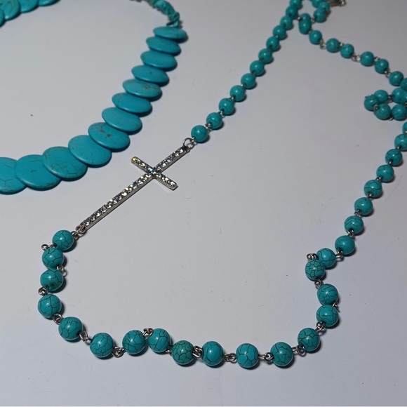 Lot Of 2 turquoise Colored Bead Fashion Necklaces. - Picture 1 of 5